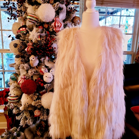 Philosophy Jackets & Blazers - STAND OUT! White Tan Faux Fur Vest